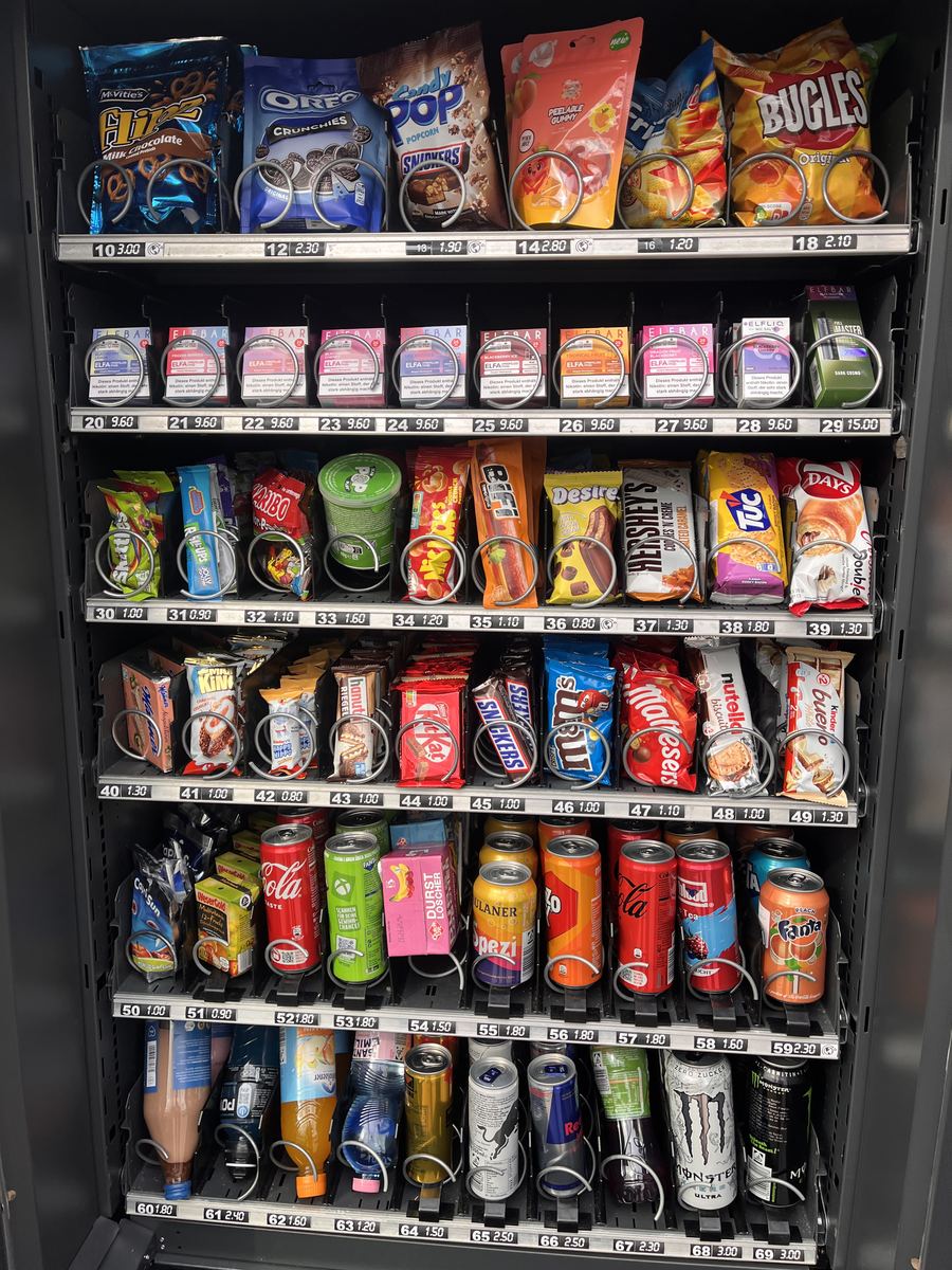 Gefüllter SnackStation-Automat in Rickling