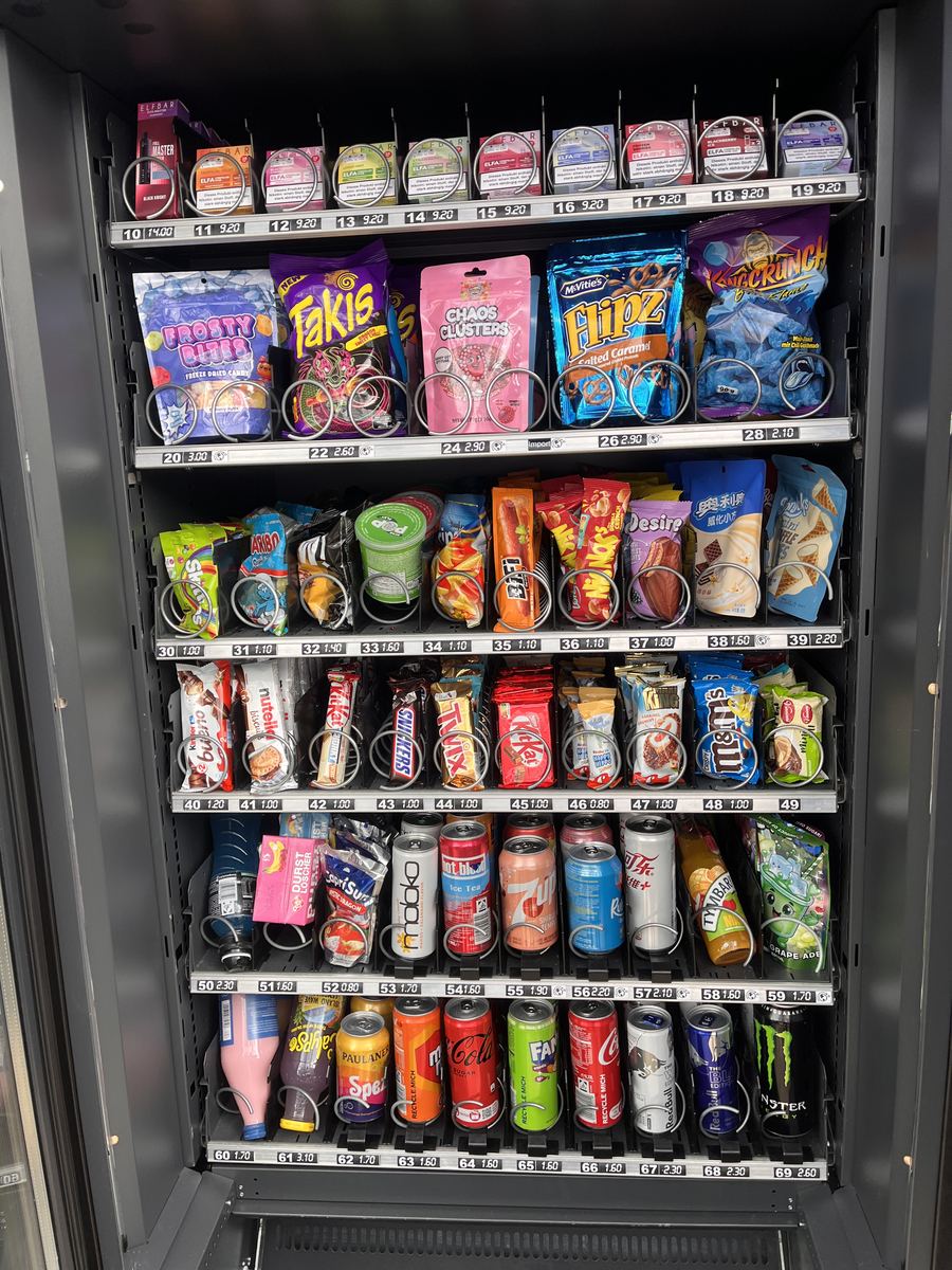 Gefüllter SnackStation-Automat in Wankendorf